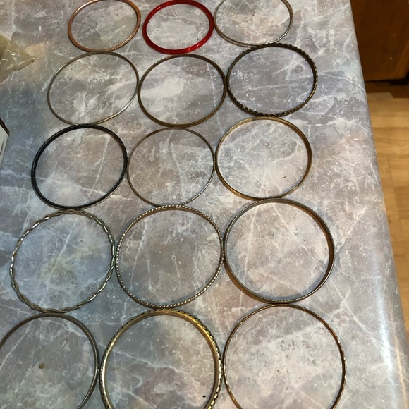 42 Bangle bracelets - Picture 4 of 6